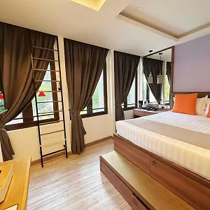 Hotel Champion
